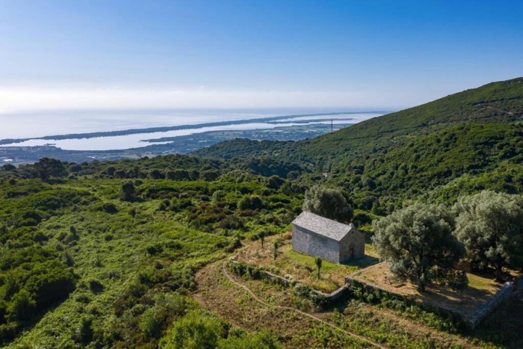Appartement Neuf Entre Mer Et Montagne. Фуриани Экстерьер фото